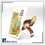 تقویم رومیزی تن تن 1405 سایز بزرگ مربع با پایه فیگور همراه با سفرنامه تن تن در ایران